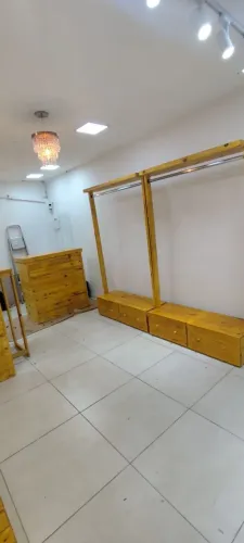 Loja em pallets balcão arara provador
