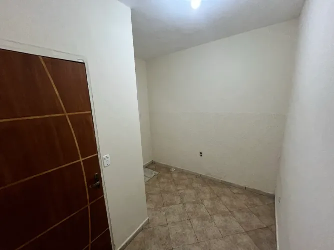 ALUGA-SE CASA NO ARSENAL