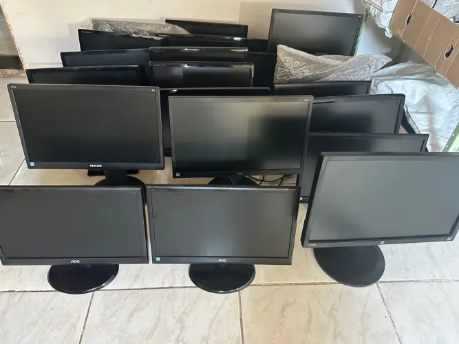 monitor 19 led 350,00 com cabos cada semi novo loja garantia e entrega 