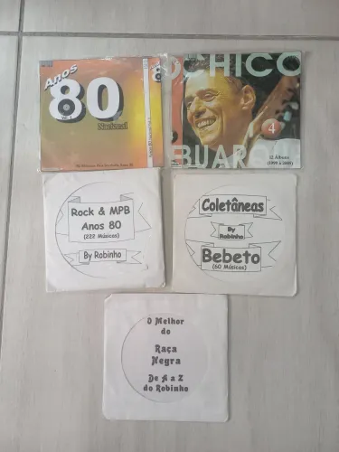 Coleção de CDs: Anos 80, Chico Buarque, Bebeto e Raça Negra