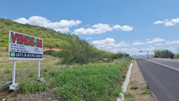 Vende-se Terreno na BR232 Km 408  em Serra Talhada-PE