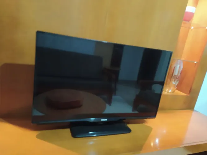 ***TV Philips 32" COM DEFEITO 