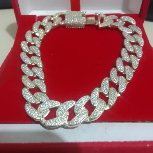 Linda Pulseira em Prata 925 cravejada com Zircônia 