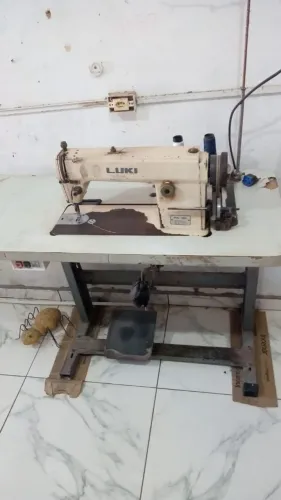 Máquina reta industrial 