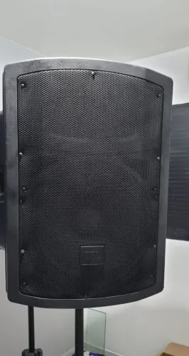 Caixa de Som JBL - Potência e Qualidade!