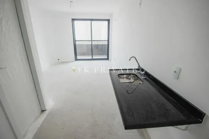 Studio/ Do It Faria Lima/ 1 Studio com varanda / Lazer clube !