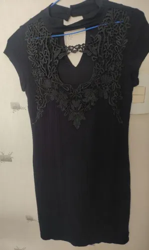 Vestido preto com renda
