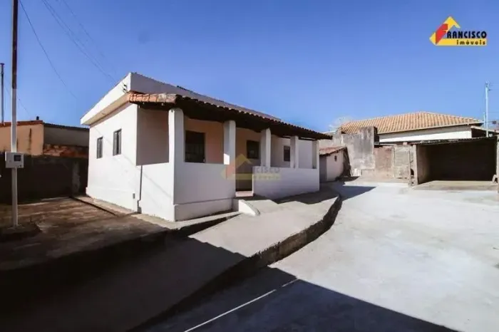 Casa localizada em Ermida