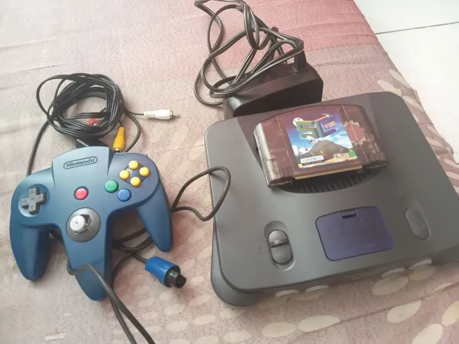 Nintendo 64 com cartucho everdrive
