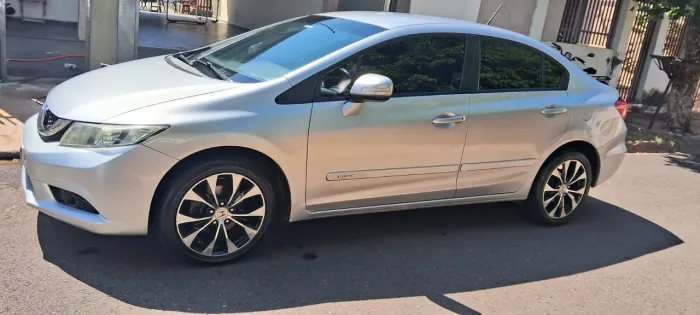 Honda Civic Sedan LXR 2.0 Flexone 16V Aut. 4P 2016