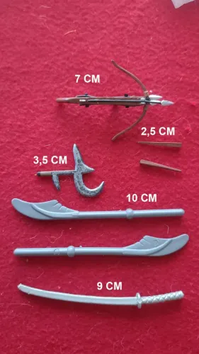 Lote com 7 miniaturas de armas brancas para action figures