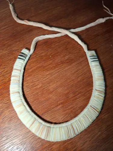 Colar tradicional Indígena de caramujo do Alto Xingu - Joia do Xingu - Aldeia Kamayurá