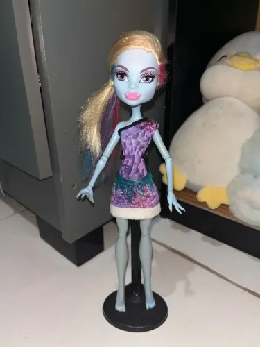 sucatas monster high