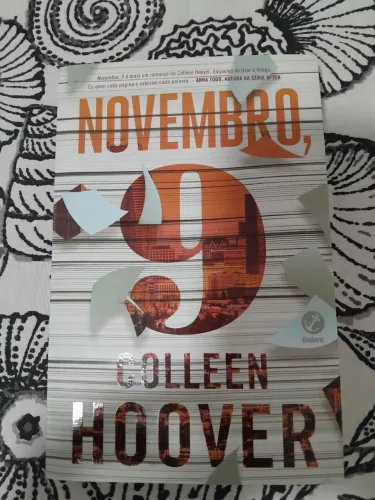 Livro COLLEEN HOOVER NOVEMBRO 9