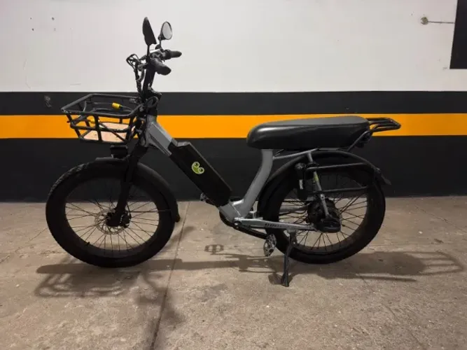 Bicicleta Elétrica - Bike Lev Cruiser+ Cinza em ótimo estado