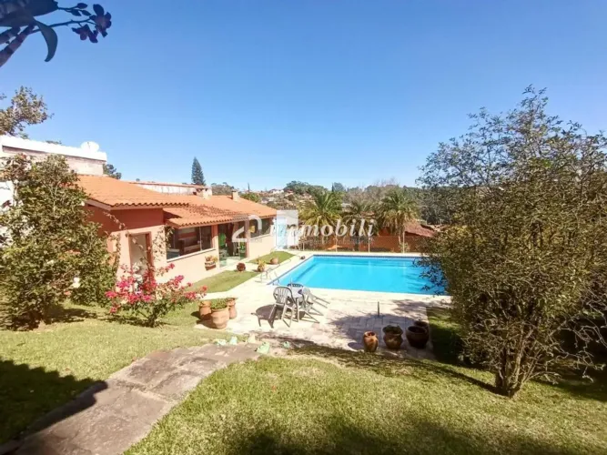 Casa à venda em São Roque, Centro (Mailasqui), com 3 suítes, com 240 m², Residencial Sanro