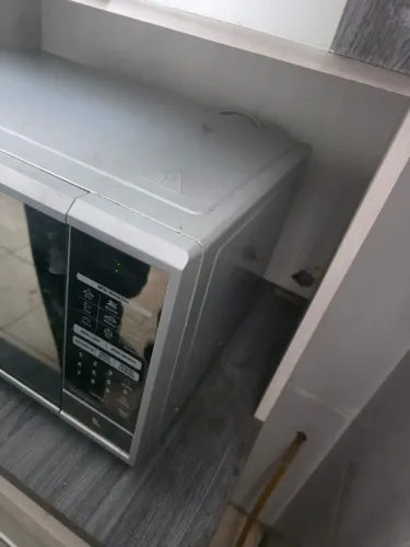Micro-ondas LG Espelhado - Painel Digital - Prata