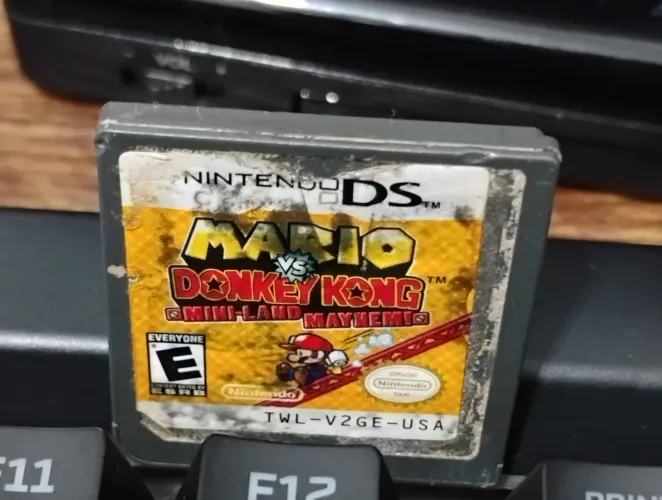 Mario Vs Donkey Kong Mini Land Mayhem!/Ben 10 Triple Pack - Nintendo DS