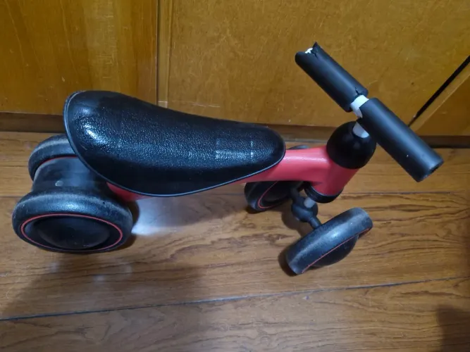 Bicicleta Buba 4 rodinhas - sem pedal para equilíbrio- infantil