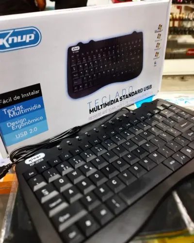 Teclado Multimídia USB Knup KP-2008 | Ergonômico | Alta Durabilidade  