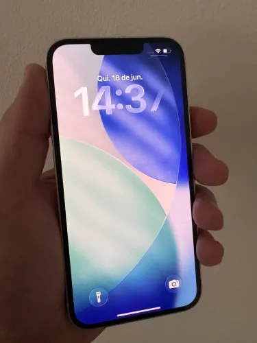 iPhone 13 de 256GB muito novo com nota fiscal 