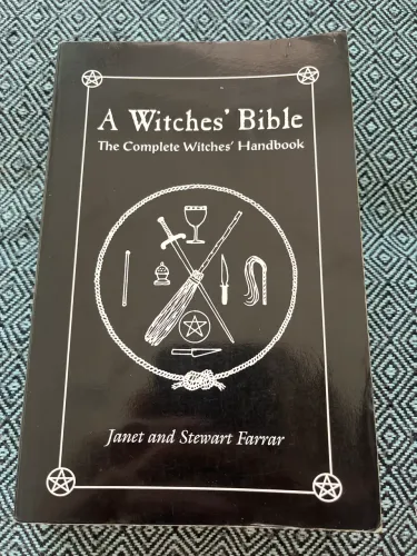 A Witches Bible - Janet and Stewart Farrar
