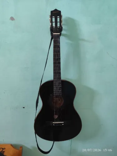 Violão acústico da Queen s