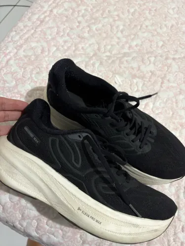 Corre max preto 38