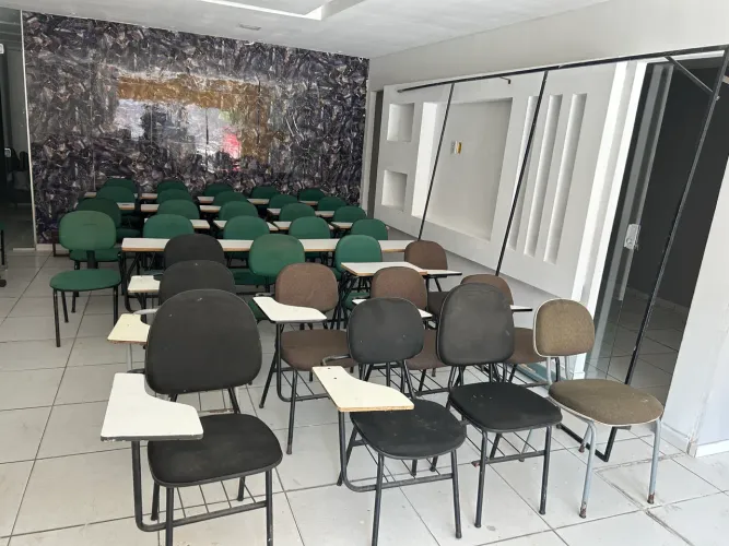 30 CADEIRA ESCOLAR C/BRACO
