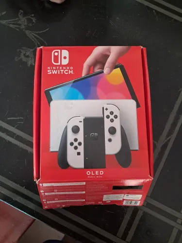 Nintendo Switch Oled - bem conservado