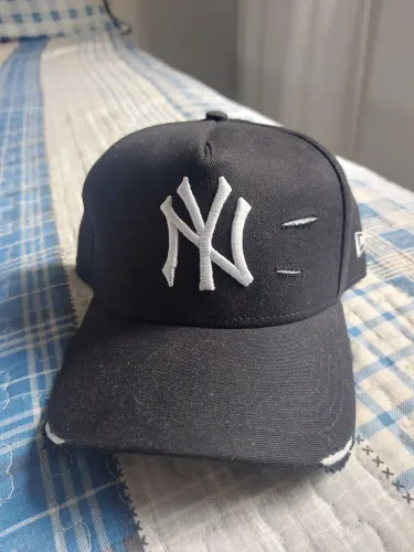 Boné NY Yankees Preto - Estilo "Destroyed"