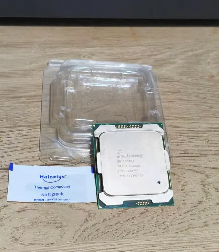 Xeon E5 2680 V4 - 14Nucleos