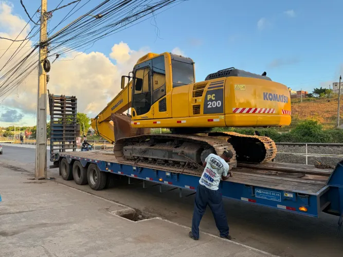 Locação escavadeira hidráulica e retroescavadeira 