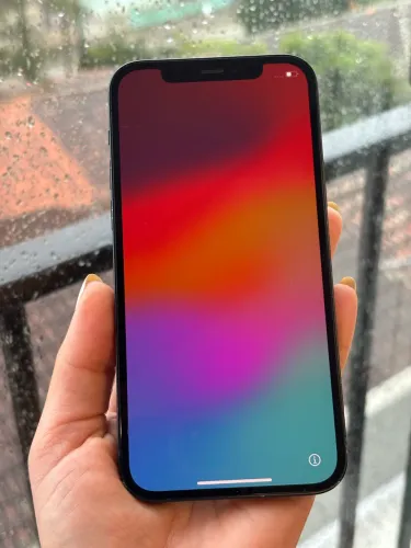 iPhone 12 - 64 GB