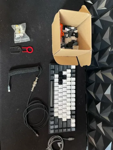 ? TECLADO MECÂNICO K-500 SWITCH RED + RGB RAINBOW + KEYCAPS EXTRAS! ?