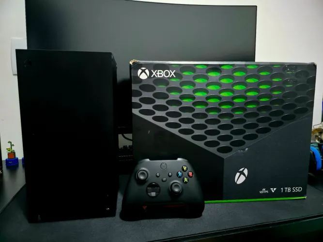 Xbox Series X + Acessórios (aceito vídeo game na troca)