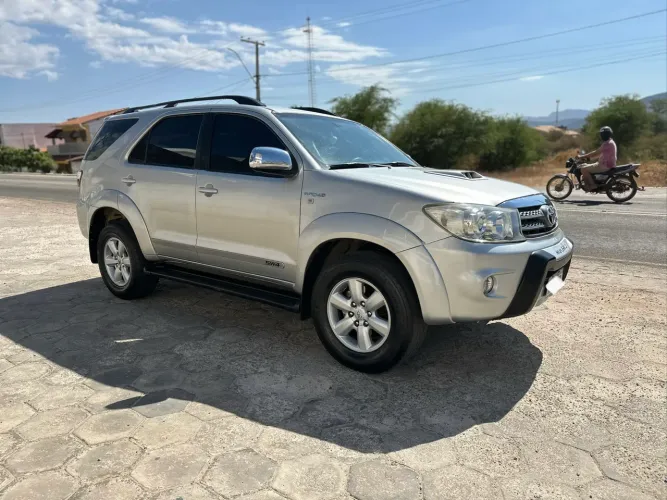 Toyota Hilux SW4 SRV D4-d 4X4 3.0 TDI Dies. AUT 2010