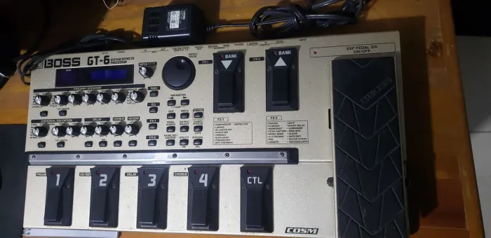 Pedaleira Pedal De Efeitos Guitarra Boss Gt-6