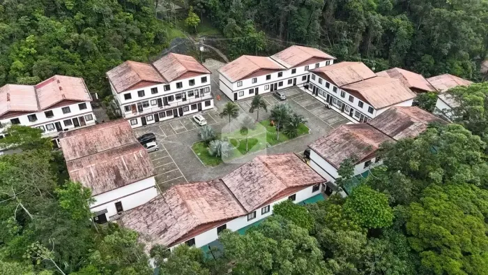 Apartamento para venda com 2 quartos, 71m² - Quitandinha - Petrópolis/RJ