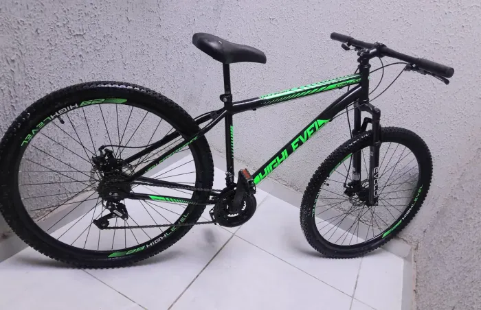 Bicicleta aro 29, novinha, pouco usada, com nota, não troco, retirada em águas lindas