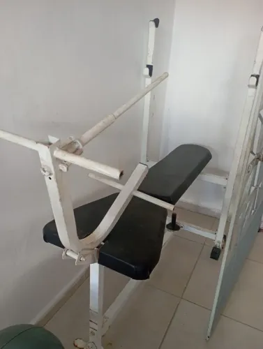 Mesa de exercicios pra academia