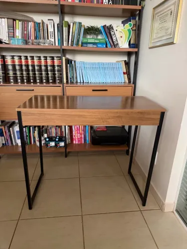 Mesa escritório simples