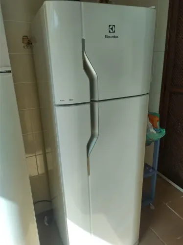 Geladeira Electrolux Cycle Defrost 260L Super Freezer Duplex Branca 127 Volts