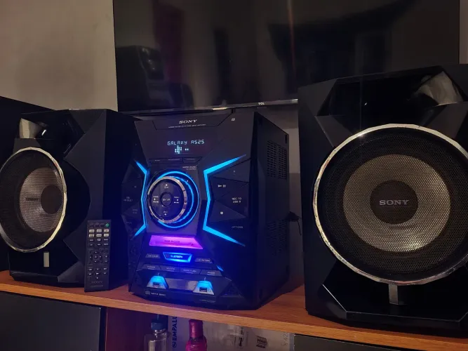 Som sony gpx33 1000w, Bluetooth, 2 entrada USB, rádio FM controle original