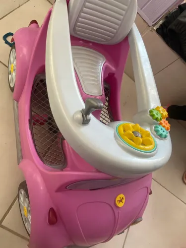 Triciclo de carro fusquinha 