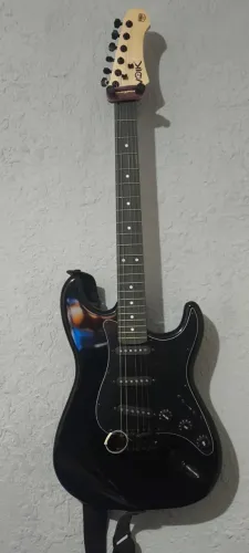 Guitarra Voik 100, + Pedaleira Cuvave + kit Cordas