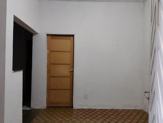 Casa para alugar no fundo 500 reais mais caução