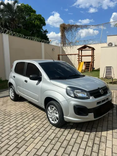 Fiat Uno Attractive 1.0 EVO Fire Flex 8V 5P 2021