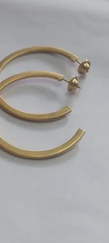 Brinco em ouro amarelo vivara argola