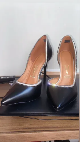 VENDE-SE SAPATO VIZZANO NUNCA USADO 39